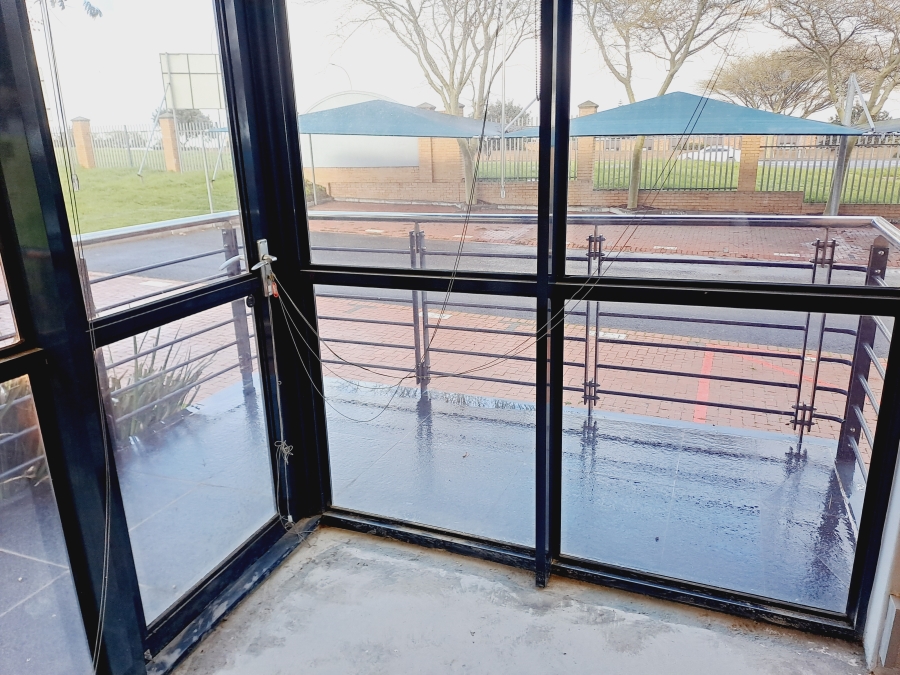 To Let commercial Property for Rent in Plattekloof Western Cape